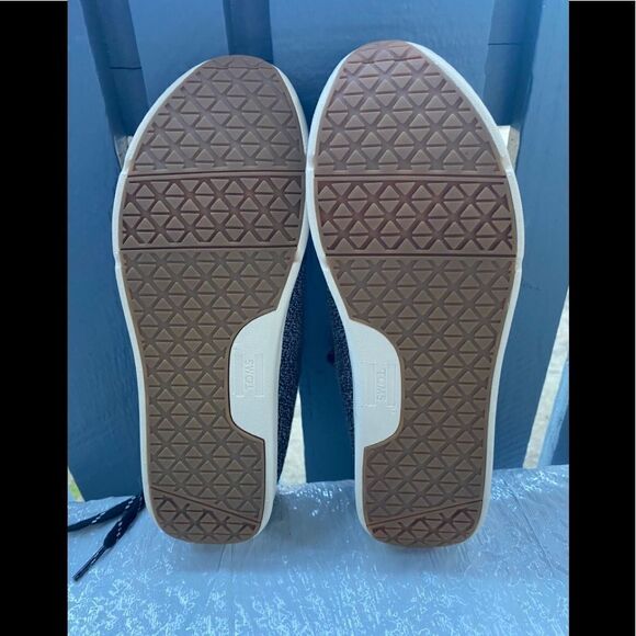 TOMS Women's The Cabrillo Sneaker Black Terry Sz 6 - Picture 7 of 8